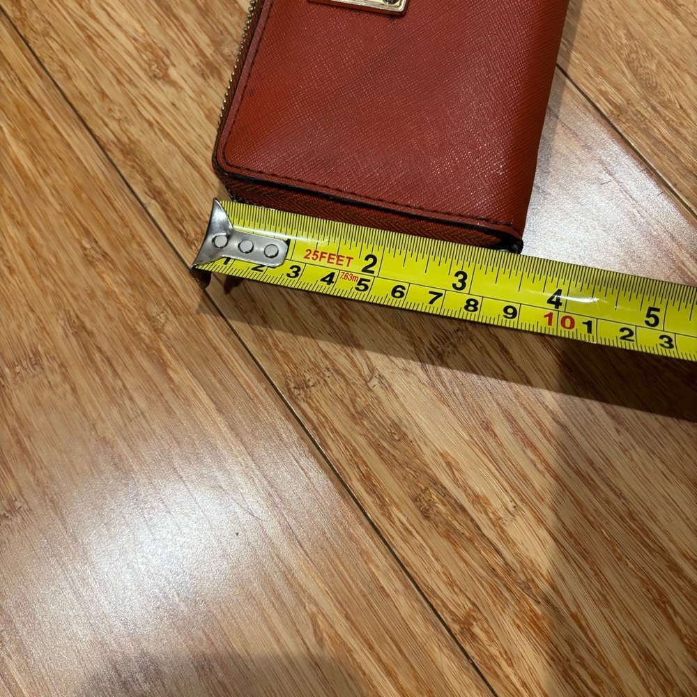 Michael Kors Red Medium Large Zip Wallet - Picture 4 of 9